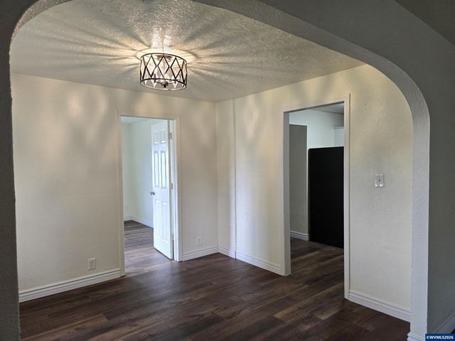 4490 Center St NE, Salem, OR 97301
