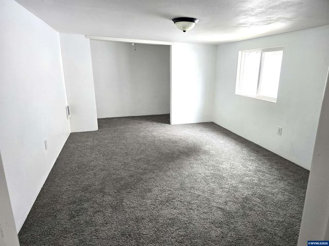 4490 Center St NE, Salem, OR 97301