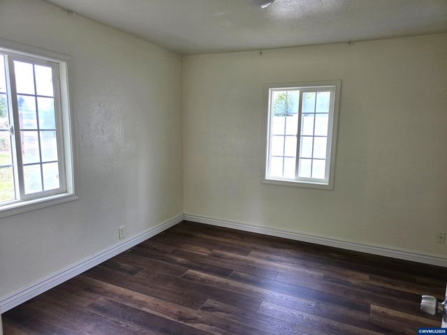 4490 Center St NE, Salem, OR 97301