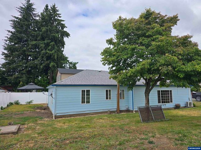 4490 Center St NE, Salem, OR 97301