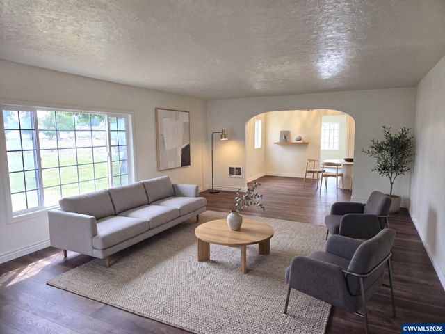 4490 Center St NE, Salem, OR 97301
