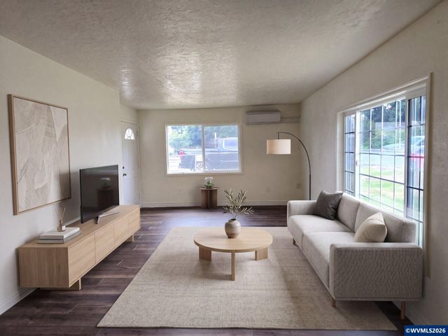 4490 Center St NE, Salem, OR 97301