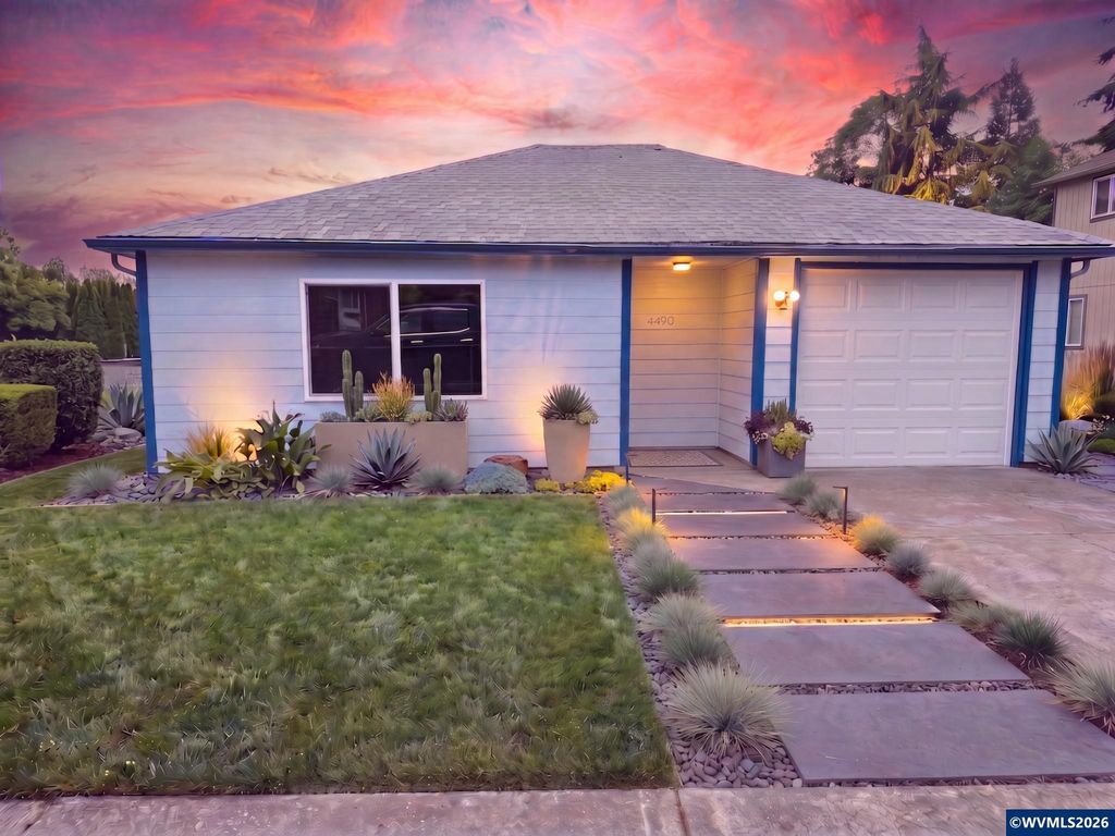 4490 Center St NE, Salem, OR 97301
