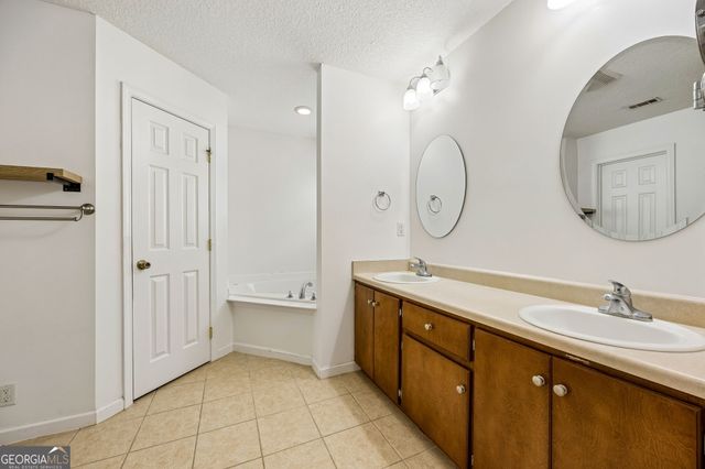 106 Lake Manor Court, Kingsland, GA 31548