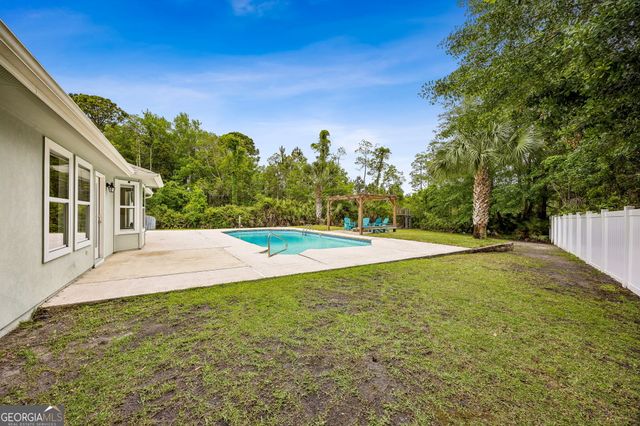 106 Lake Manor Court, Kingsland, GA 31548