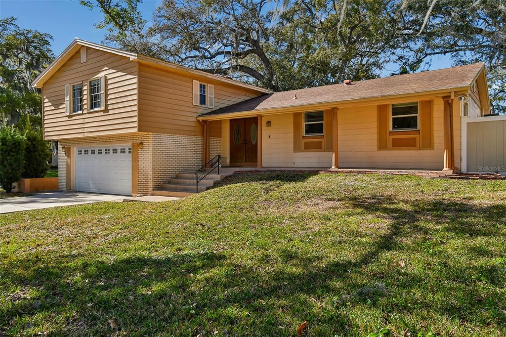 Image 2 of property listing at 641 OAKVIEW STREET, Altamonte Springs, FL 32714