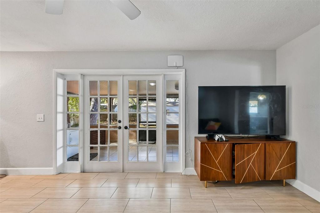 Image 14 of property listing at 641 OAKVIEW STREET, Altamonte Springs, FL 32714