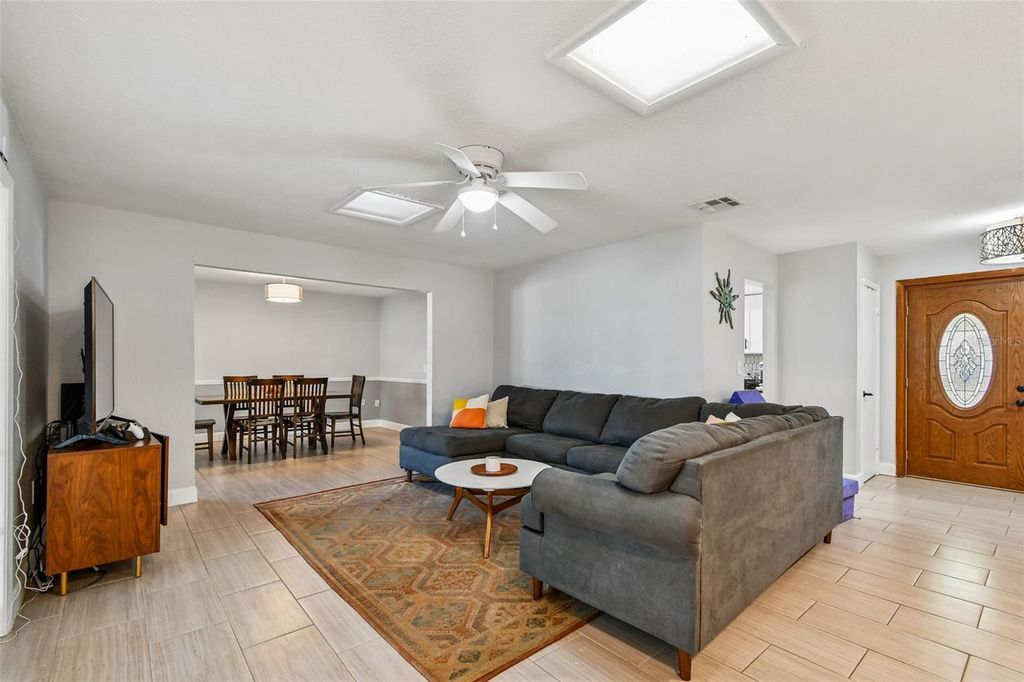 Image 17 of property listing at 641 OAKVIEW STREET, Altamonte Springs, FL 32714