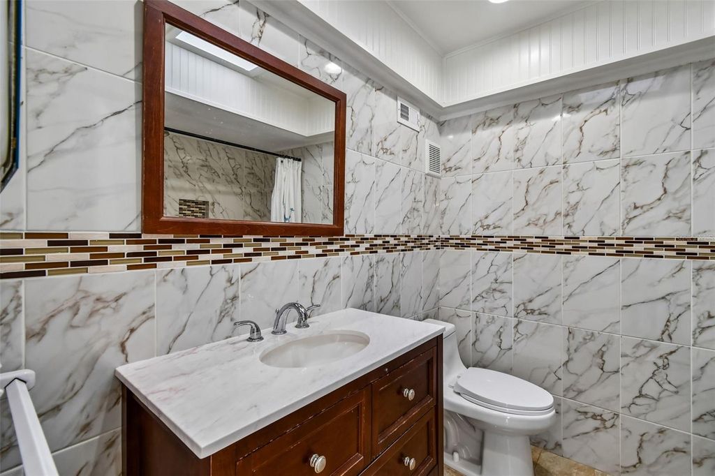 Image 30 of property listing at 641 OAKVIEW STREET, Altamonte Springs, FL 32714