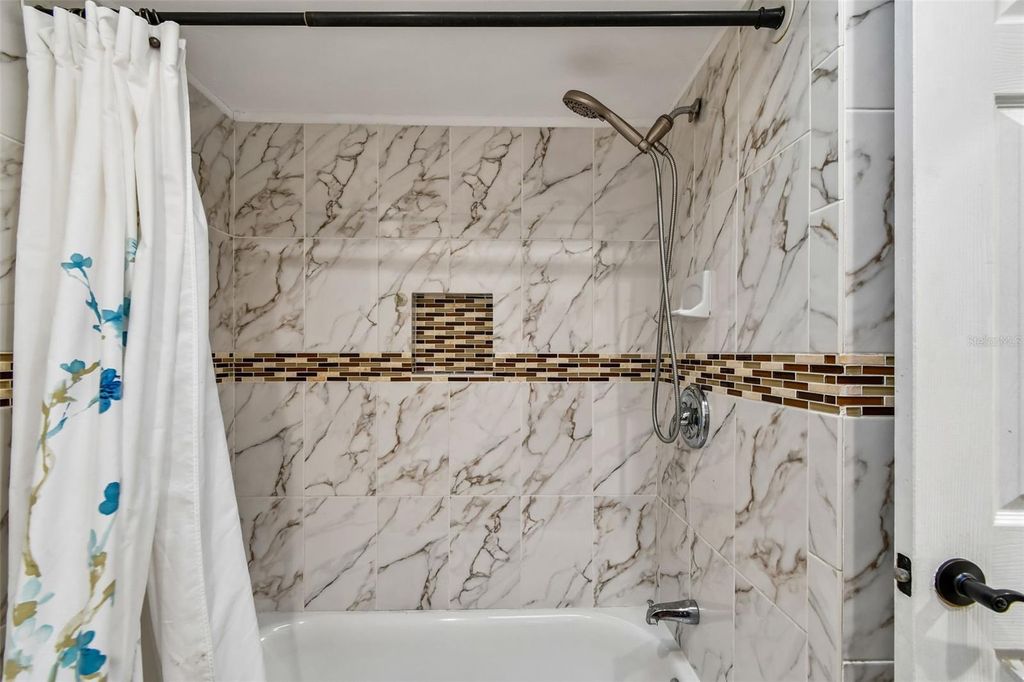 Image 31 of property listing at 641 OAKVIEW STREET, Altamonte Springs, FL 32714