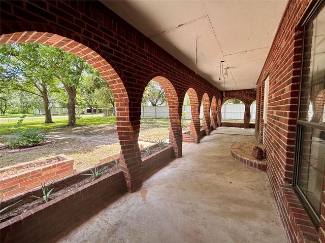 7947 Moore Drive, Pearland, TX 77584