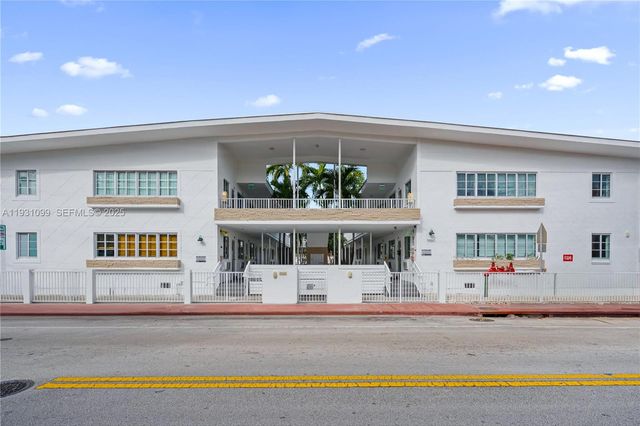 7950 Tatum Waterway Dr N18, Miami Beach, FL 33141