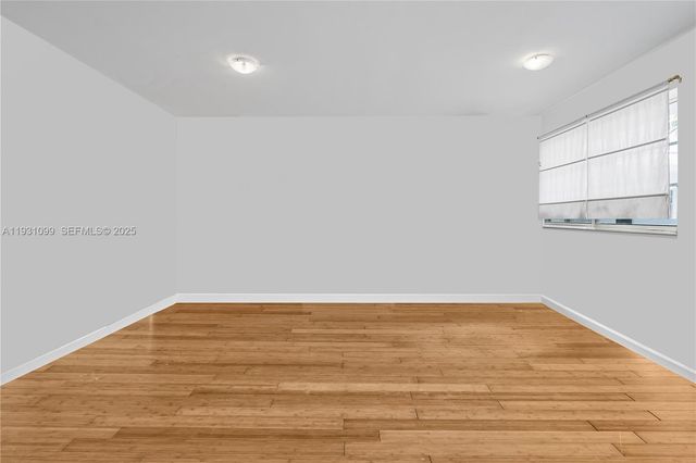 7950 Tatum Waterway Dr N18, Miami Beach, FL 33141