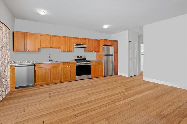 7950 Tatum Waterway Dr N18, Miami Beach, FL 33141