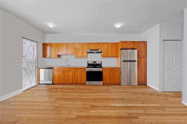 7950 Tatum Waterway Dr N18, Miami Beach, FL 33141