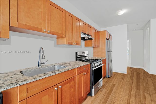 7950 Tatum Waterway Dr N18, Miami Beach, FL 33141