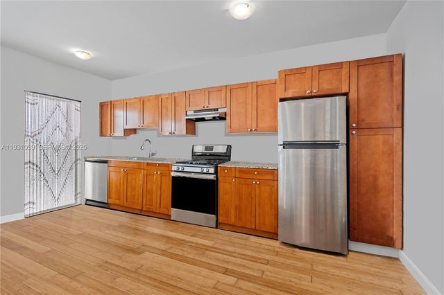 7950 Tatum Waterway Dr N18, Miami Beach, FL 33141