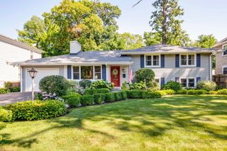 502 E Scranton Avenue, Lake Bluff, IL 60044