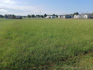 Lake Drive, Checotah, OK 74426