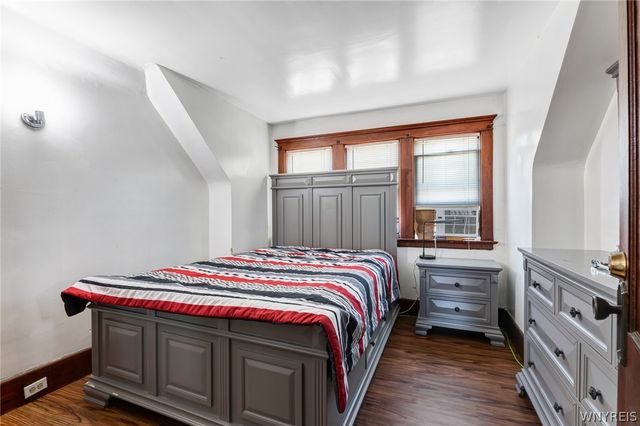 148 Deerfield Avenue, Buffalo, NY 14215
