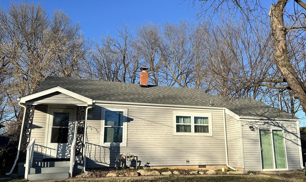 1127 E Pacific Street, Springfield, MO 65803