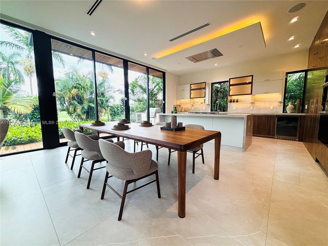 5825 Alton Rd, Miami Beach, FL 33140