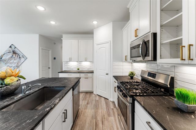546 Long Beach Bay Drive, Katy, TX 77493
