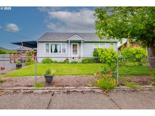 3800 E St, Springfield, OR 97478