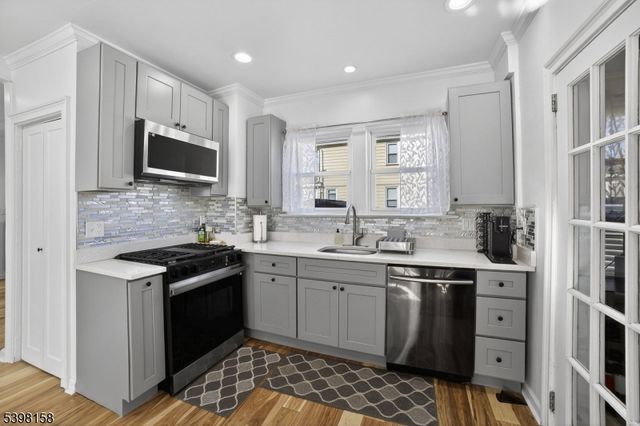 121 Myrtle St, Roselle Boro, NJ 07203