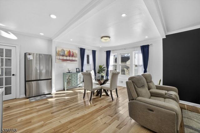 121 Myrtle St, Roselle Boro, NJ 07203