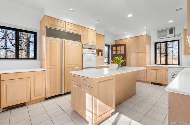 60 Wildwood Road, New Rochelle, NY 10804