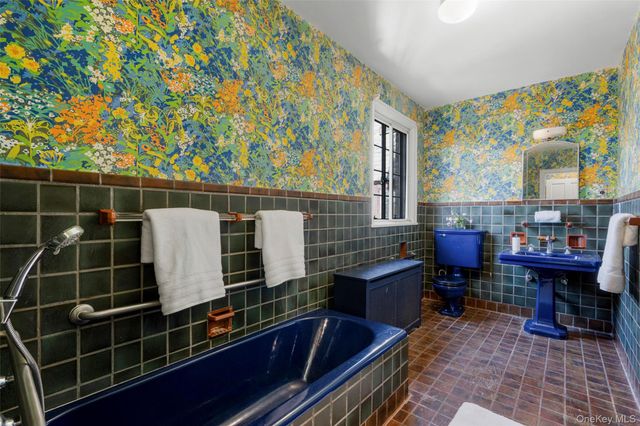 60 Wildwood Road, New Rochelle, NY 10804