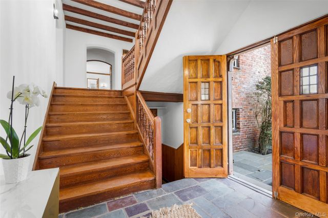 60 Wildwood Road, New Rochelle, NY 10804