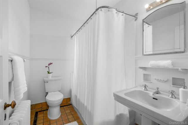 60 Wildwood Road, New Rochelle, NY 10804