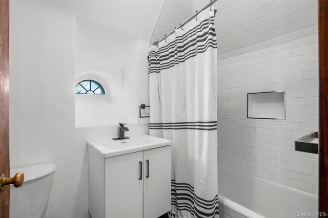 60 Wildwood Road, New Rochelle, NY 10804