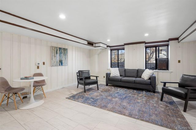 60 Wildwood Road, New Rochelle, NY 10804