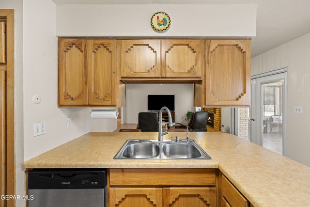 3706 Talent Way, Horizon City, TX 79928