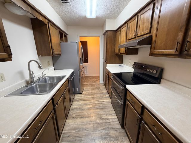 566 Ahuawa Place, Diamondhead, MS 39525