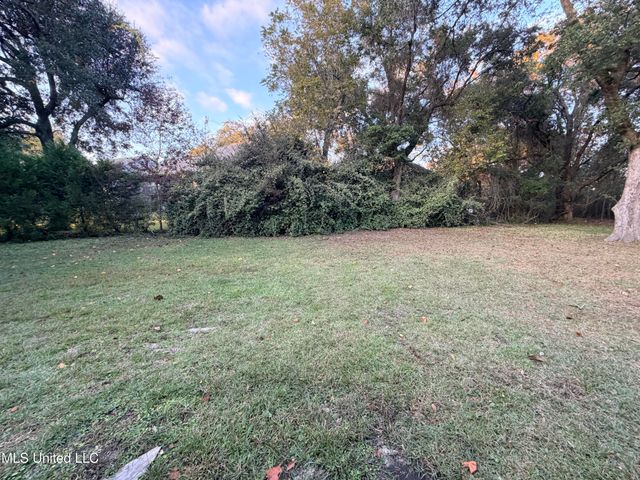 566 Ahuawa Place, Diamondhead, MS 39525