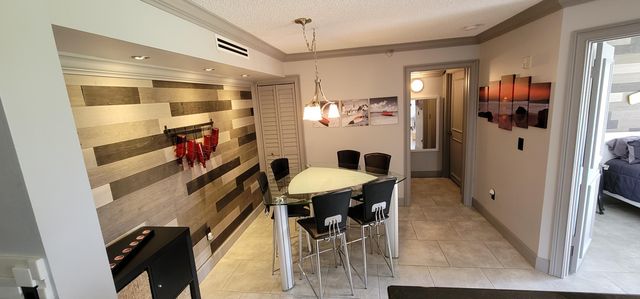 145 Yacht Club Way 112, Hypoluxo, FL 33462