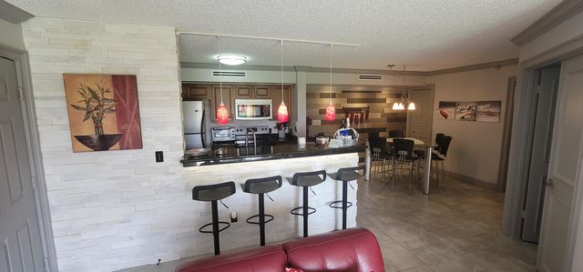 145 Yacht Club Way 112, Hypoluxo, FL 33462