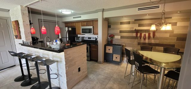 145 Yacht Club Way 112, Hypoluxo, FL 33462