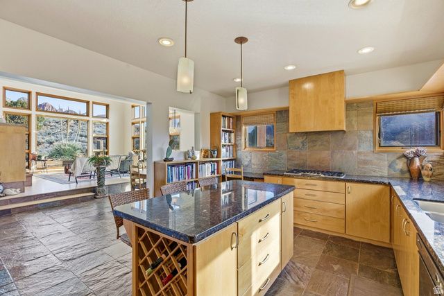 261 VALLEY VIEW DR, Springdale, UT 84767