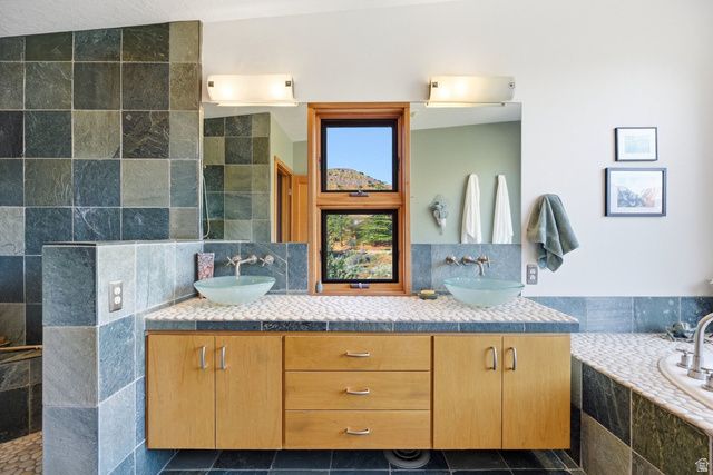 261 VALLEY VIEW DR, Springdale, UT 84767