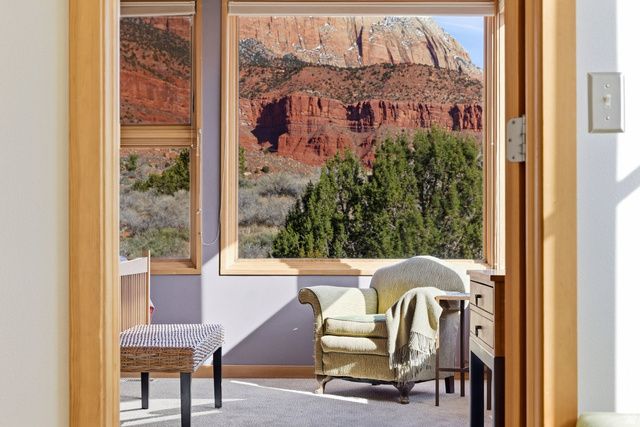 261 VALLEY VIEW DR, Springdale, UT 84767