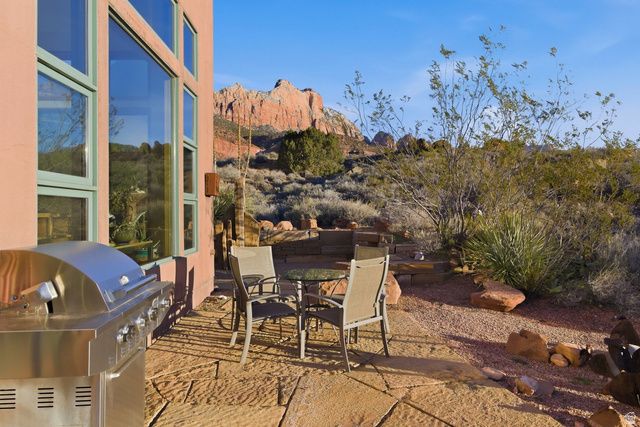 261 VALLEY VIEW DR, Springdale, UT 84767