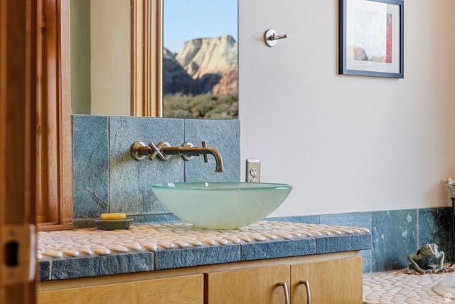 261 VALLEY VIEW DR, Springdale, UT 84767