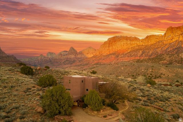 261 VALLEY VIEW DR, Springdale, UT 84767