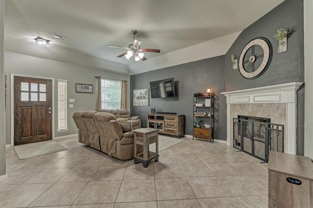 12942 Shady Grove Lane, Montgomery, TX 77356