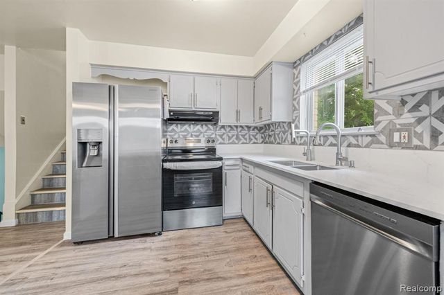 33828 Stonewood Drive, Sterling Heights, MI 48312